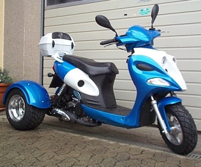 Scooter Trike blau weiß